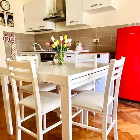 Granny's House Apartman *